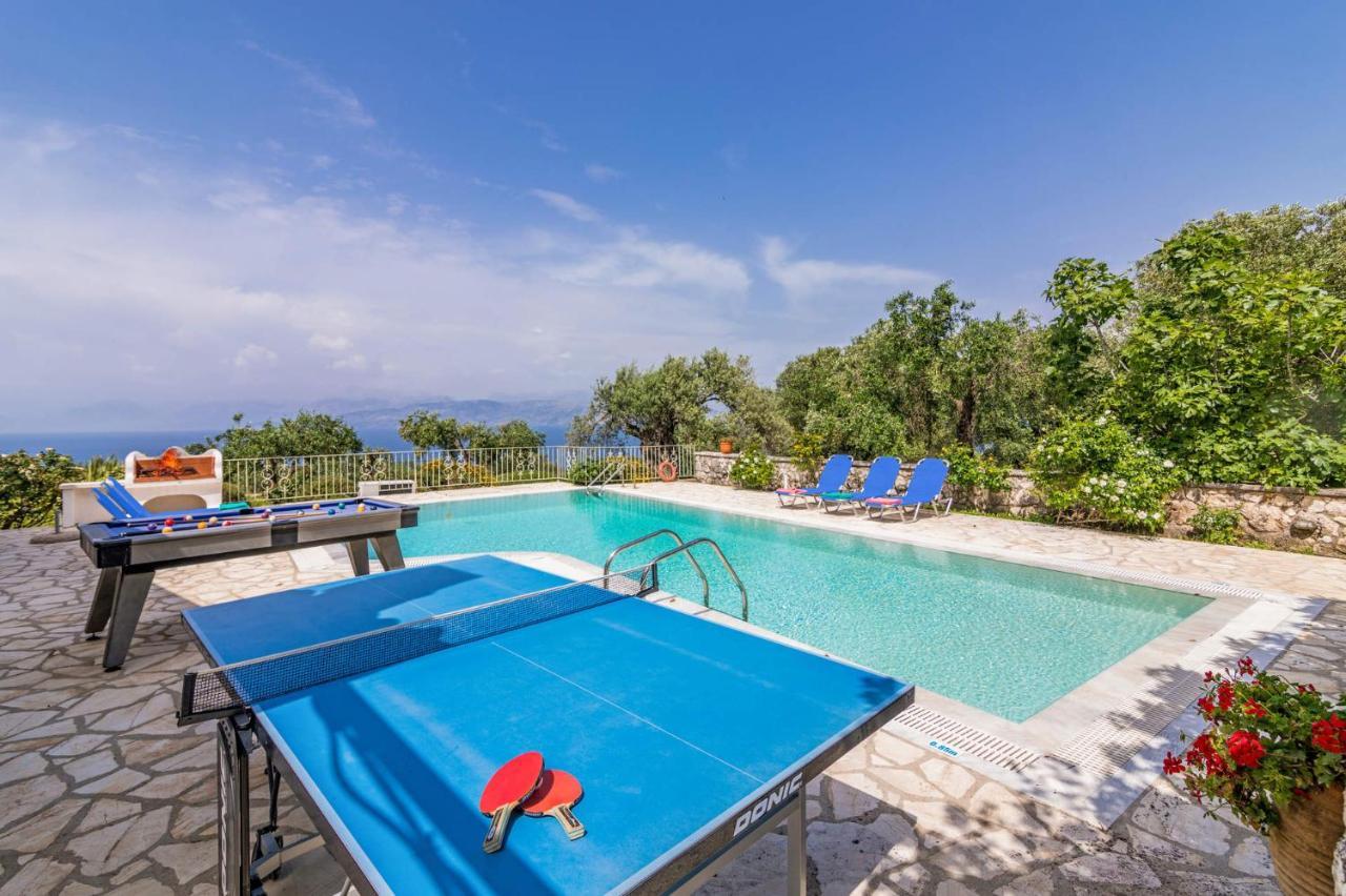 Villa Vingla By Villa Plus Kassiopi Bagian luar foto